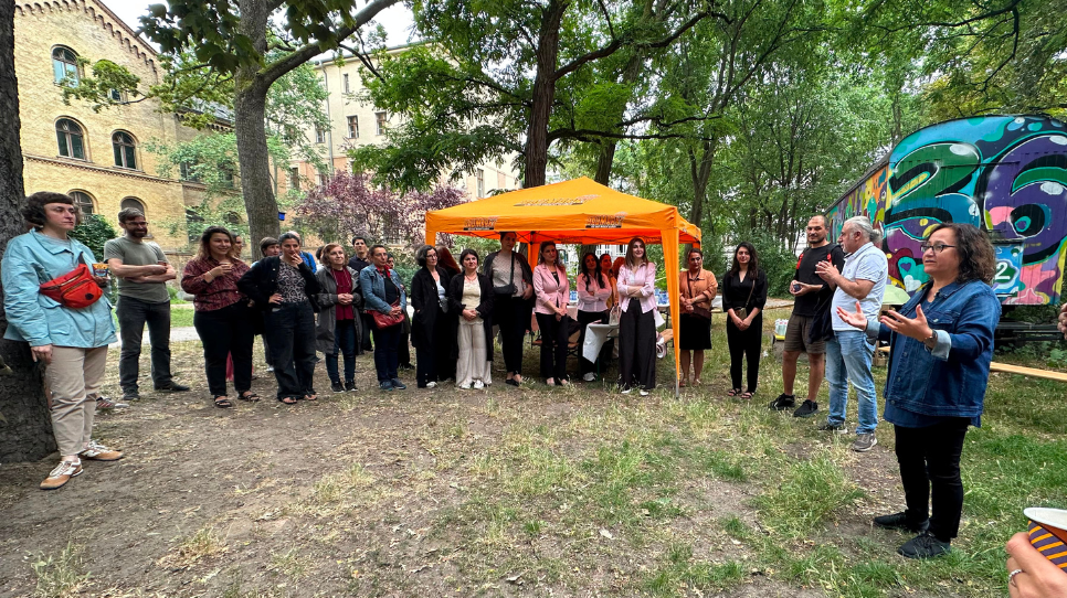 2026Sommerfest/Gemeinsames Sommerfest des Berliner Yekmal-Teams (7).png